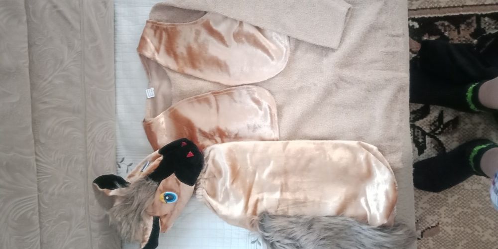 Новогодние костюмы и платья