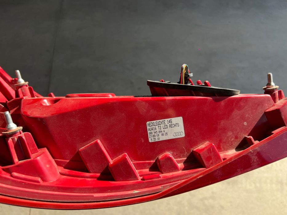 Оригинален десен стоп за AUDI Q5 pre facelift (2008-2012)