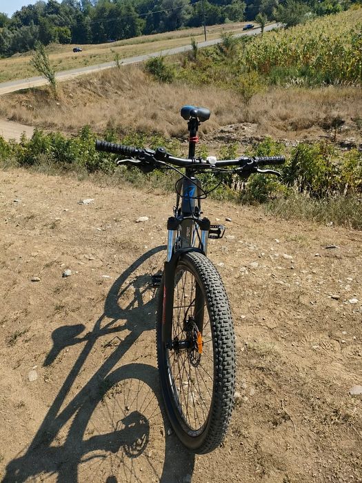 Vand bicicleta cu roti pe 29"