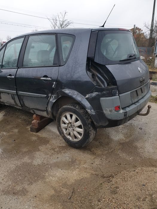 Dezmembrez Renault scenic 2 an 2008 1.9dci