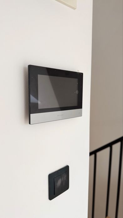 Sisteme Securitate – Camere, Alarme, Videointerfoane & Control Acces