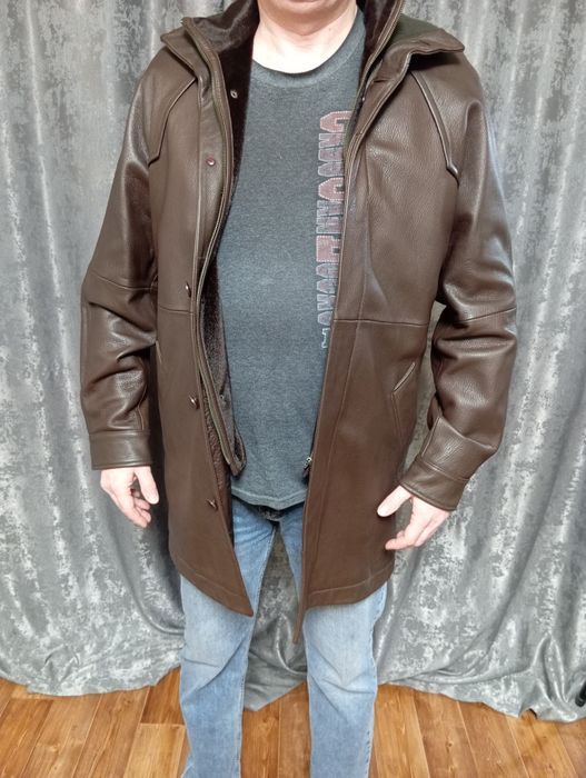 Продается кожаный тренч