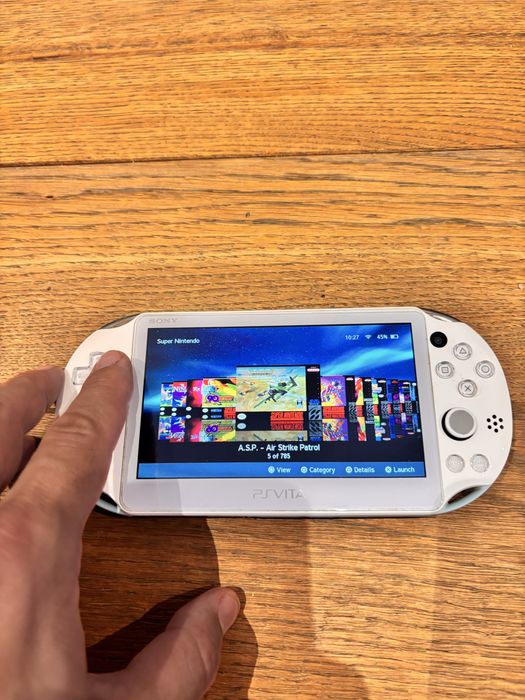 Ps Vita Sony 2000 , slim , modata , card 128GB, peste 8000 de jocuri incluse