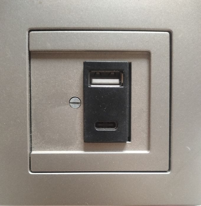 Розетки JUNG шампань