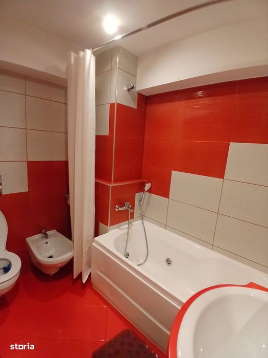 2 camere, Ultracentral