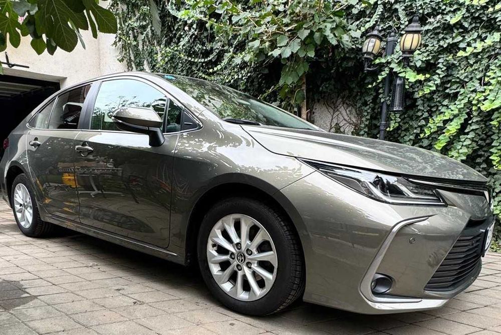 Toyota Corolla 1.8 Hybrid Business