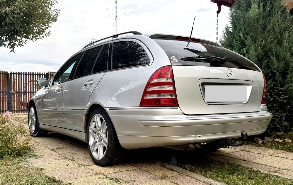 Mercedes Benz C Class w203 Pentru Reparat sau Dezmembrat