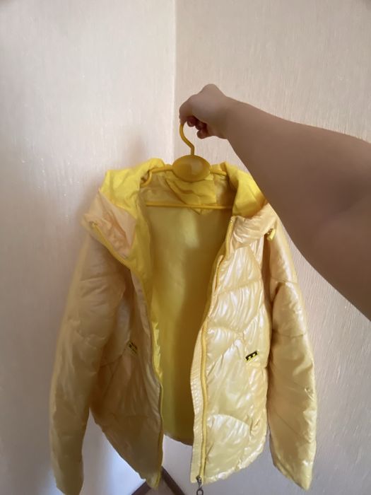 Все куртки по 2300