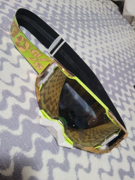Vand casca alpinesars si o pereche de ochelari 100%