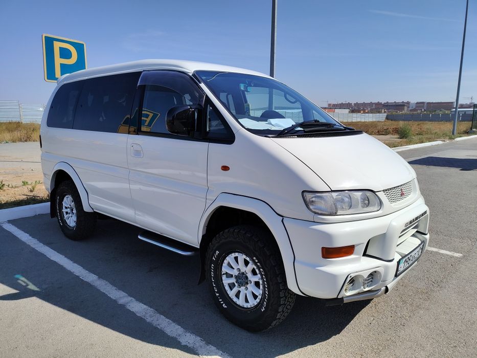 Mitsubishi Delica