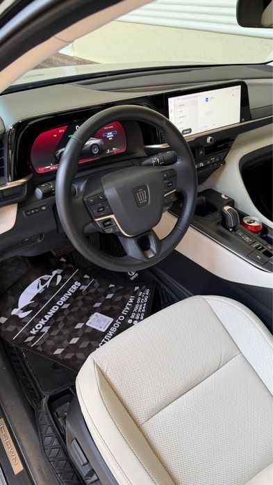 Toyota crown 2024 gibrid