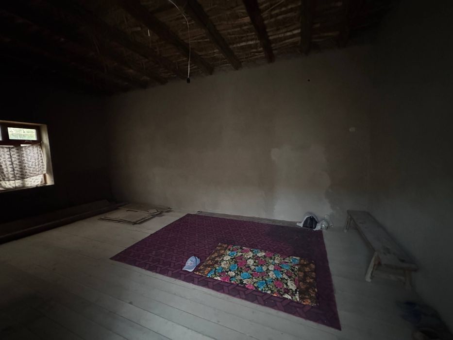 Beshkent shahridan hovli 8 xonali