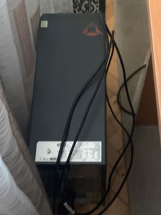 Компютър,клавиатура,мишка,монитор и подложка за мишка