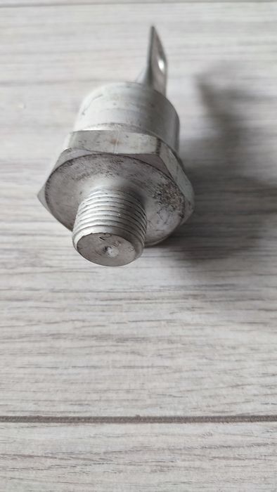 Продам тиристор высокочастотный