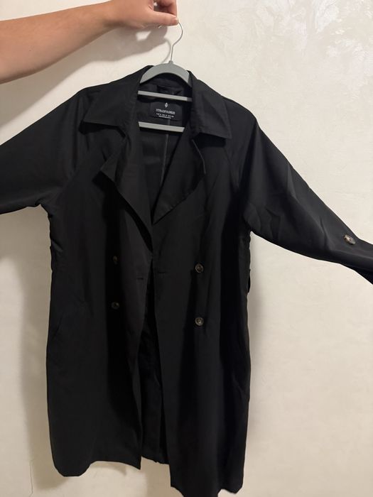 Trench negru Stradivarius S