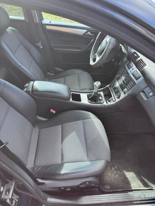 Vând sau dezmembrez