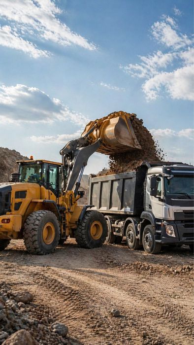 Вывоз мусора. Погрузчик. Самосвалы