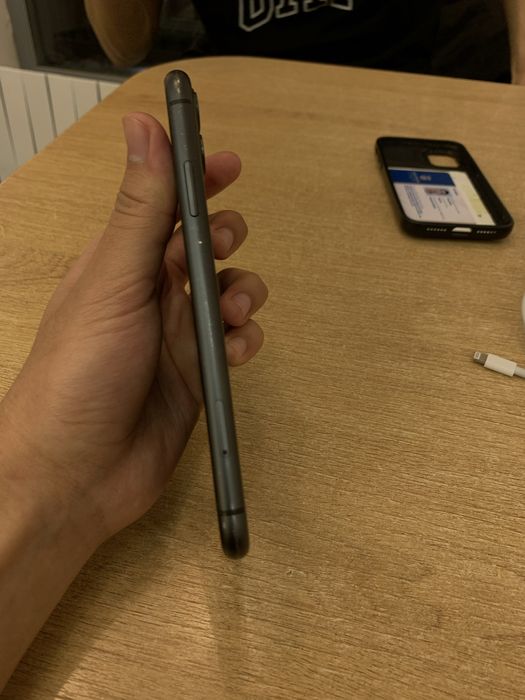 Продам iphone 11