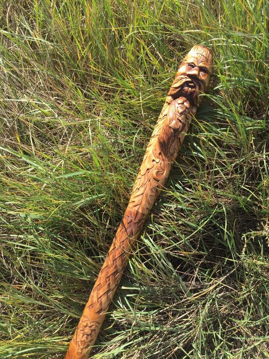 Продам посох резной