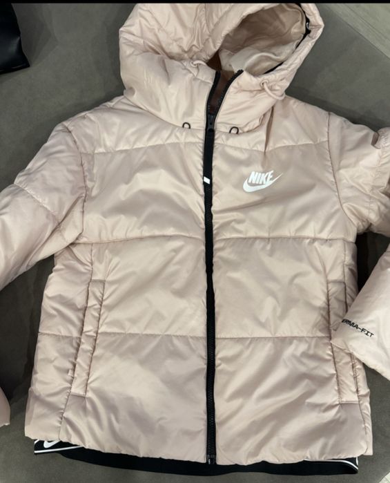 Дамско  яке  Nike