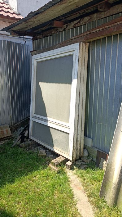 Vând fereastră din tâmplărie lemn cu geam termopan