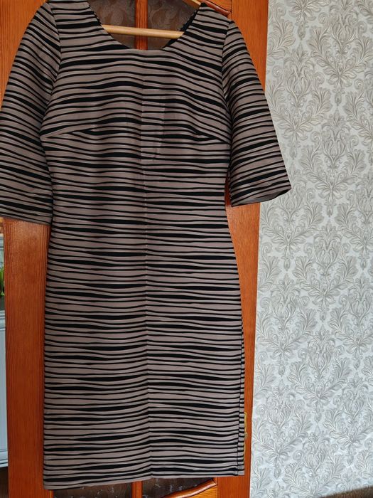 Продам женское платье