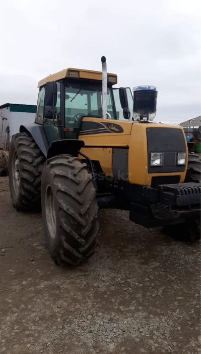 Продам трактор Challenger WT590