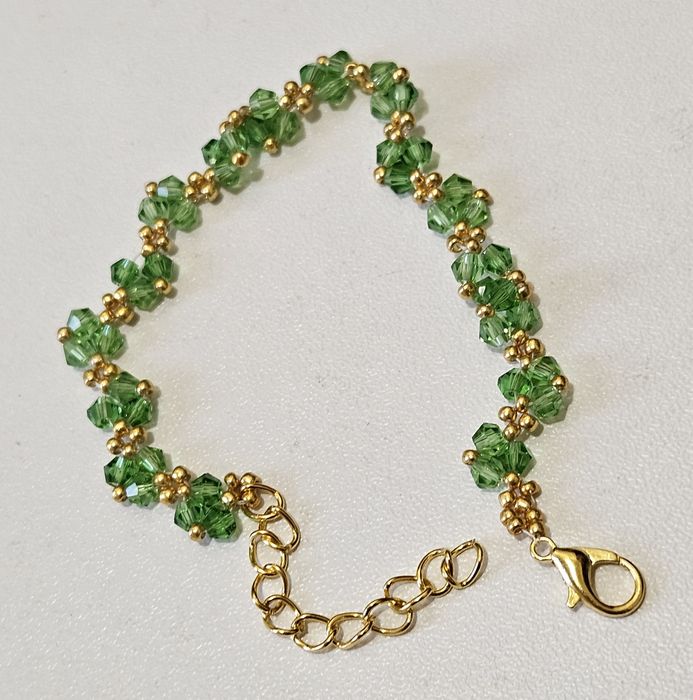 Гривни от мъниста