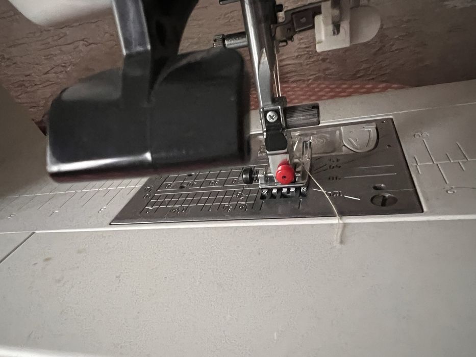 Швейная машинка б/у