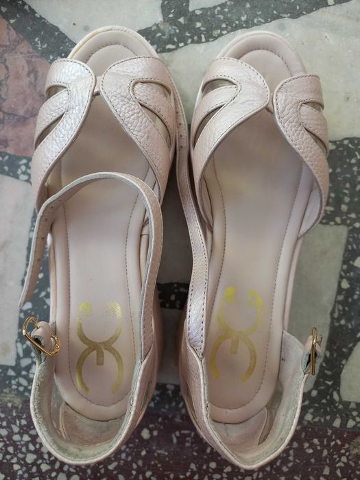 Adidașii/ Pantofi sport din piele