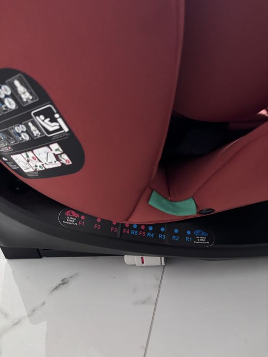 Scaun auto rotativ cu isofix