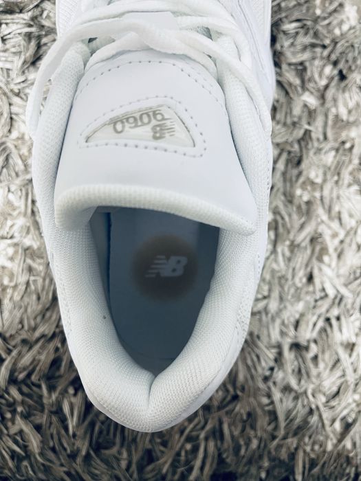 Adidasi New Balance 9060 Albi