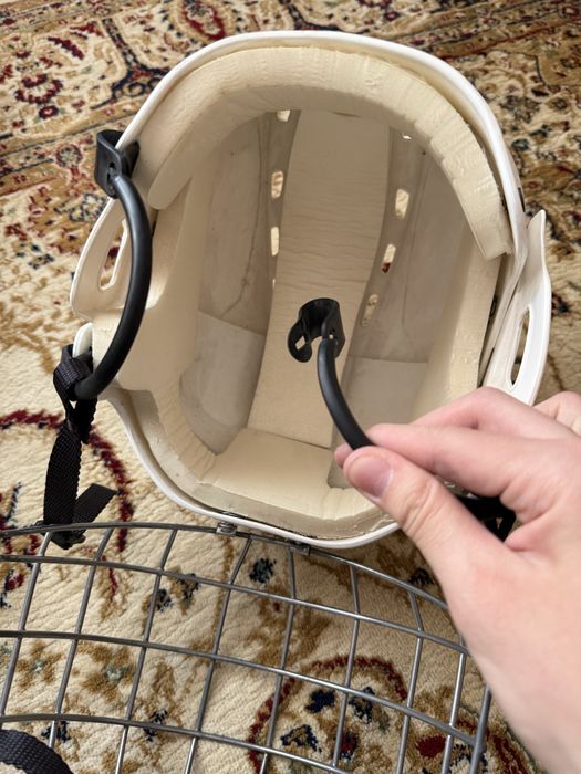 Продам Хоккейный Шлем