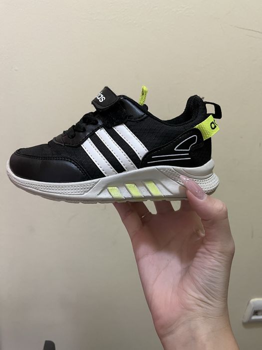 Маратонки Adidas