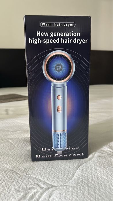 Йонизиращ сешоар с дизайн тип Dyson
