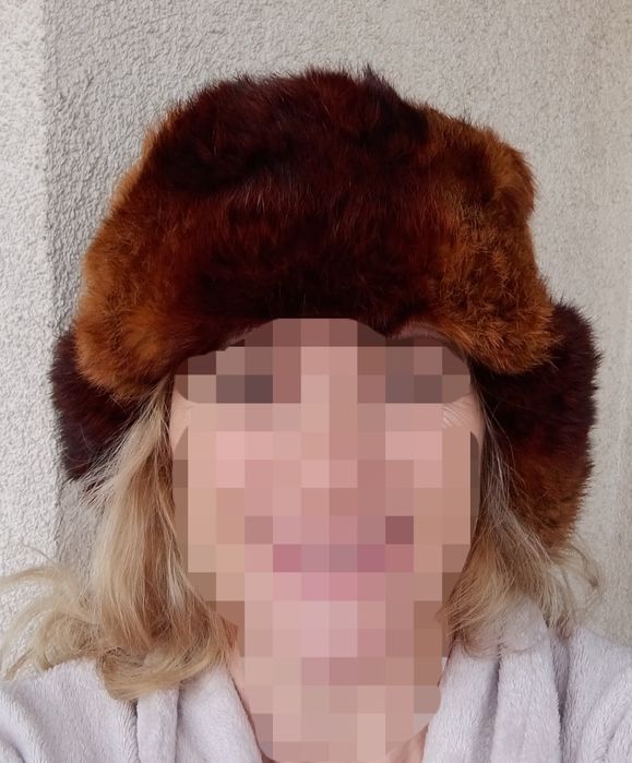 Палта, яки, шапки, елеци от естествен косъм и кожа  Лисица