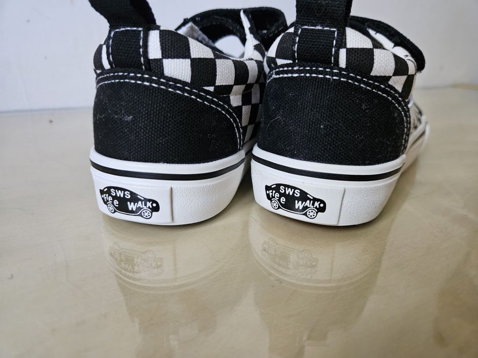 Vând încălțăminte Vans