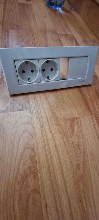 Prize si intrerupatoare Schneider