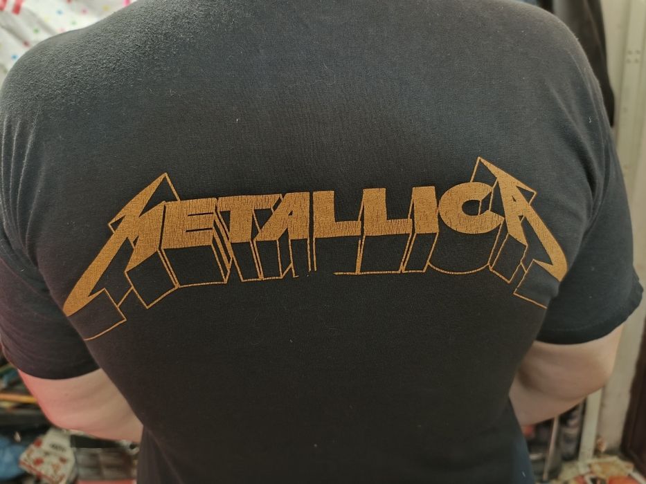 Tricou și banner Metallica