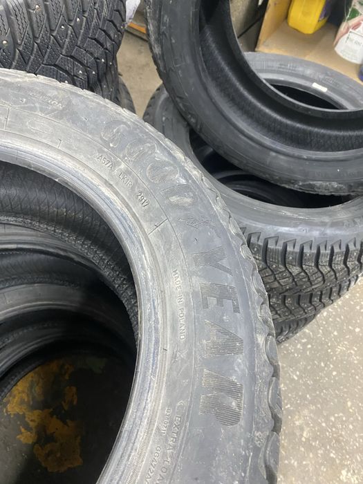 Шины зимние GooDYEAR 235/55/17