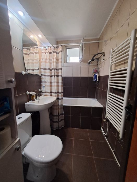 Apartament cu 2 camere de vânzare – zonă ultracentrală, renovat, Drăgășani