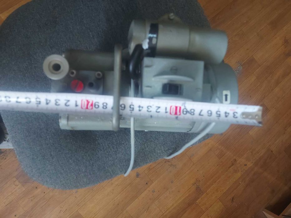 продам вакуумный насос ЧССР