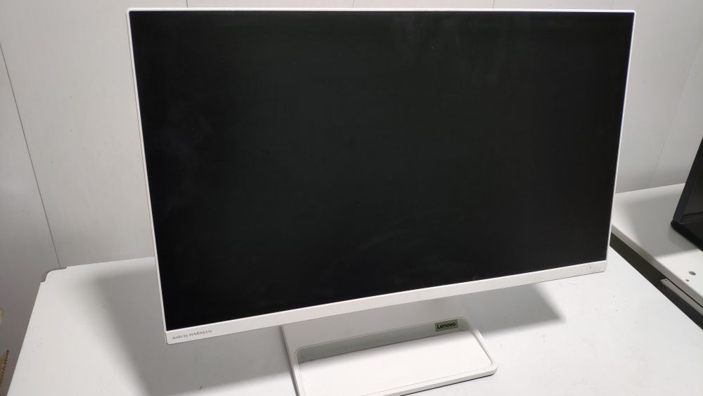 Lenovo моноблок core i5 12450H 8gb 512ssd состояние отличное