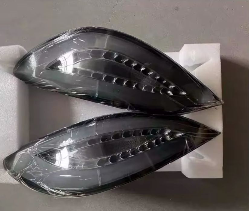 W218 C218 стопове ляв стоп десен стоп CLS Mercedes OLED опушени