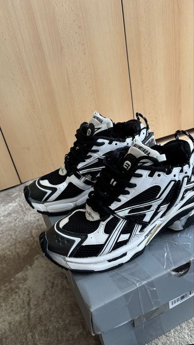 Balenciaga Runner