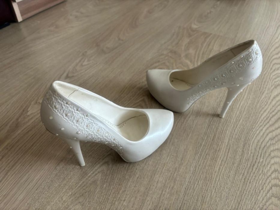 Продам свадебные туфли