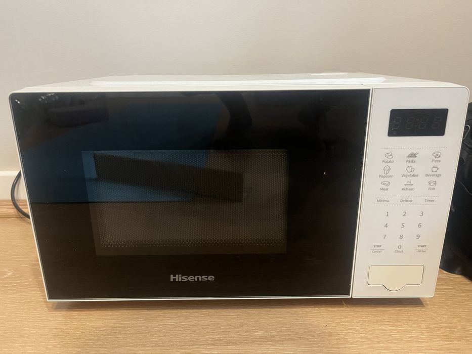 Продам микроволновку Hisense