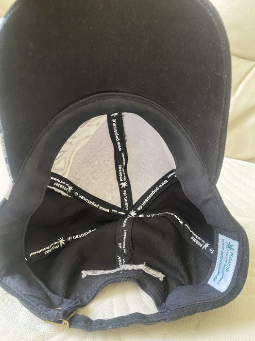 Мъжка шапка с козирка