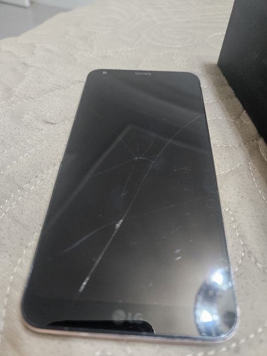 Телефон LG Q6a 16 гб