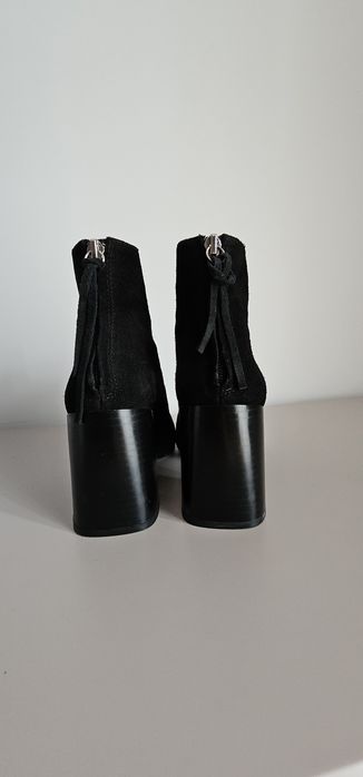 Botine Zara piele intoarsa marimea 38